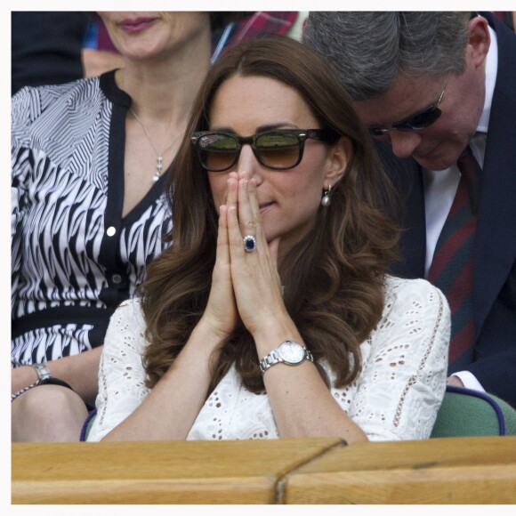 Kate Middleton à Wimbledon le 2 juillet 2014 lors de l'élimination d'Andy Murray en quart de finale par Grigor Dimitrov. La duchesse de Cambridge devrait reprendre le flambeau de la reine Elizabeth II comme marraine du All England Lawn Tennis and Croquet Club.