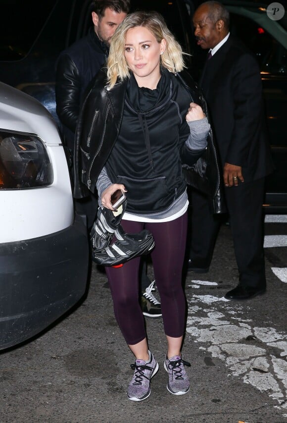 Hilary Duff rentre à son hôtel après son cours de gym à New York, le 14 janvier 2016.