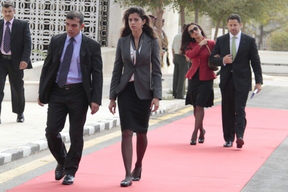 Le prince Rashid de Jordanie et sa femme la princesse Zeina lors de la cérémonie d'ouverture du Parlement à Amman le 26 octobre 2011.