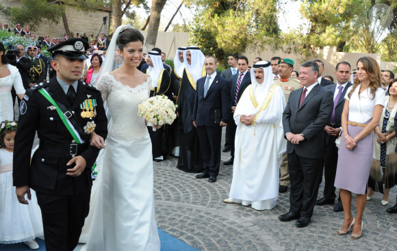 Photo du mariage du prince Rashid de Jordanie et de la princesse Zeina (Shaban) le 22 juillet 2011 au palais Basman à Amman. Trois ans après la naissance du prince Hassan, le couple a eu le 1er février 2016 un deuxième fils, Talal.