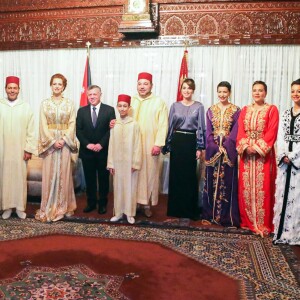 La princesse Zeina et le prince Rashid de Jordanie (à droite de la photo) participaient le 11 mars 2015 à un dîner officiel offert par le roi Mohammed VI du Maroc en l'honneur de la famille royale de Jordanie, à Casablanca.
