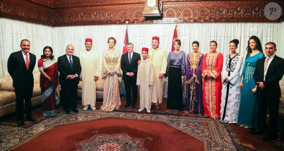 La princesse Zeina et le prince Rashid de Jordanie (à droite de la photo) participaient le 11 mars 2015 à un dîner officiel offert par le roi Mohammed VI du Maroc en l'honneur de la famille royale de Jordanie, à Casablanca.