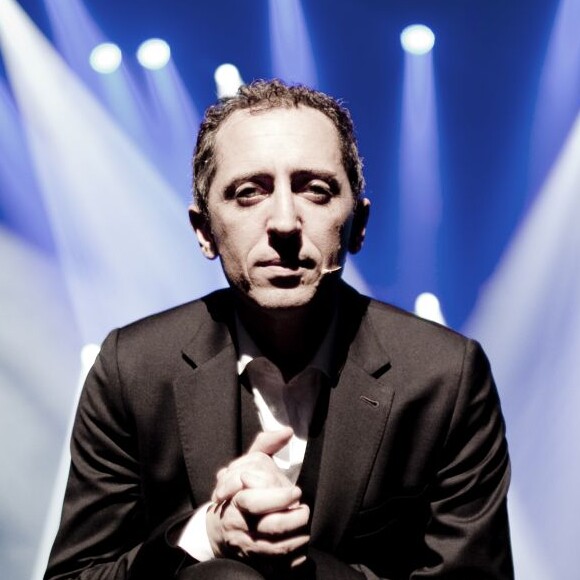 Exclusif - Gad Elmaleh sur scène, lors d'une représentation de son spectacle au Palais des Sports de Paris, pour fêter ses 20 ans de scène, le 12 décembre 2014.