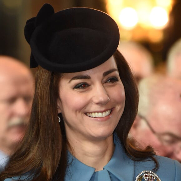 Kate Middleton, la duchesse de Cambridge, assiste à une messe pour célébrer les 75 ans des cadets de l'armée de l'air (RAF Cadets) à Londres, le 7 février 2016.