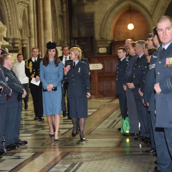 Kate Middleton, la duchesse de Cambridge, assiste à une messe pour célébrer les 75 ans des cadets de l'armée de l'air (RAF Cadets) à Londres, le 7 février 2016.