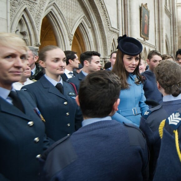 Kate Middleton, la duchesse de Cambridge, assiste à une messe pour célébrer les 75 ans des cadets de l'armée de l'air (RAF Cadets) à Londres, le 7 février 2016.