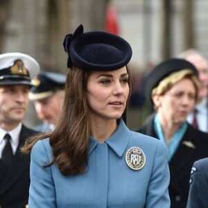 Kate Middleton, la duchesse de Cambridge, assiste à une messe pour célébrer les 75 ans des cadets de l'armée de l'air (RAF Cadets) à Londres, le 7 février 2016.