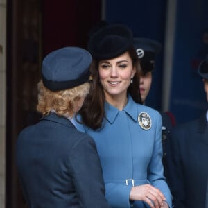 Kate Middleton, la duchesse de Cambridge, assiste à une messe pour célébrer les 75 ans des cadets de l'armée de l'air (RAF Cadets) à Londres, le 7 février 2016.