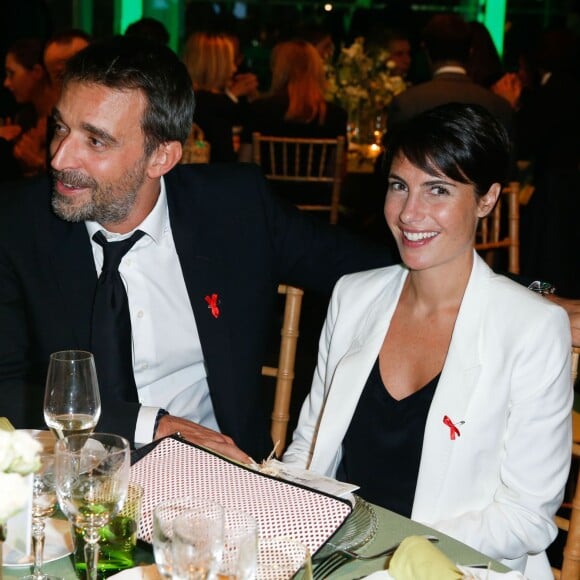 Alessandra Sublet et son mari Clément - Diner de la mode pour le Sidaction au Pavillon d'Armenonville à Paris, le 23 janvier 2014.