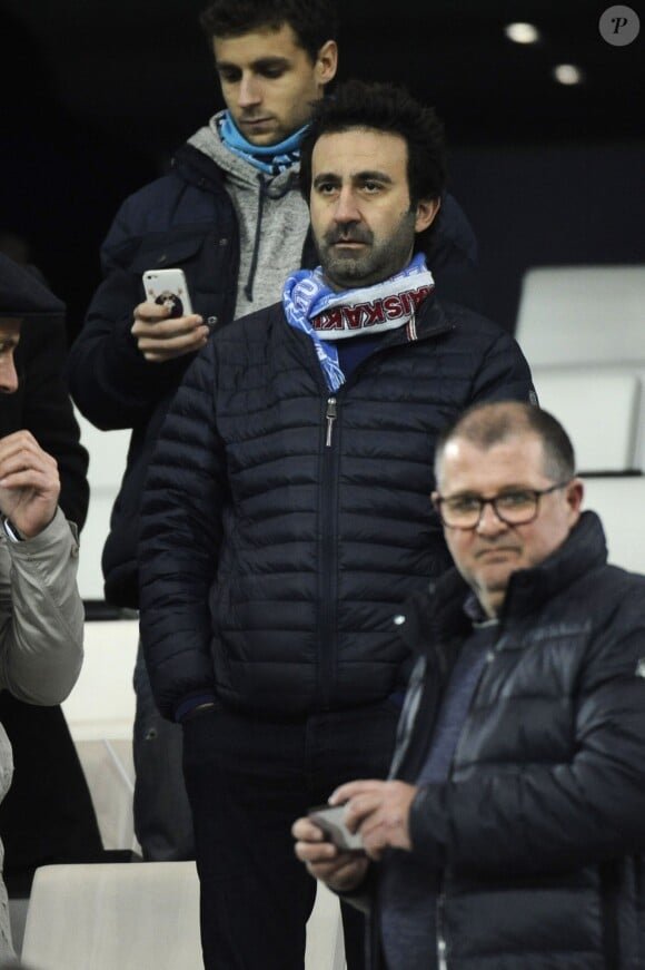 L'humoriste Mathieu Madenian - People dans les tribunes lors du match OM-PSG, à Marseille le 7 février 2016.