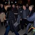David Bowie et sa femme Iman arrivant au théâtre Workshop pour assister à la première de la comédie musicale Lazarus à New York, le 7 décembre 2015. Le rockeur anglais, qui souffrait d'un cancer du foie, est décédé un mois plus tard.