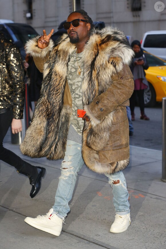 Wale arrive au Madison Square Garden pour la présentation de la collection Season 3 de Kanye West. New York, le 11 février 2016.