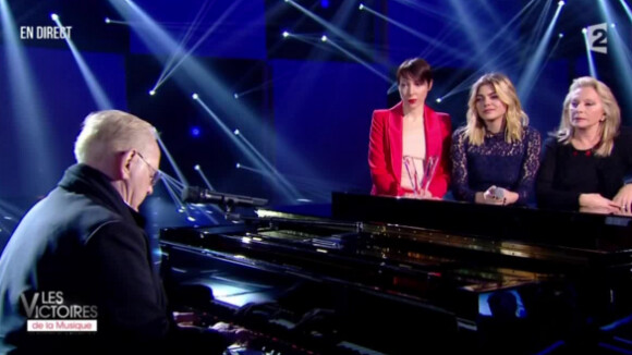 William Sheller avec Louane Emera, Véronique Sanson et Jeanne Cherhal aux Victoires de la Musique 2016