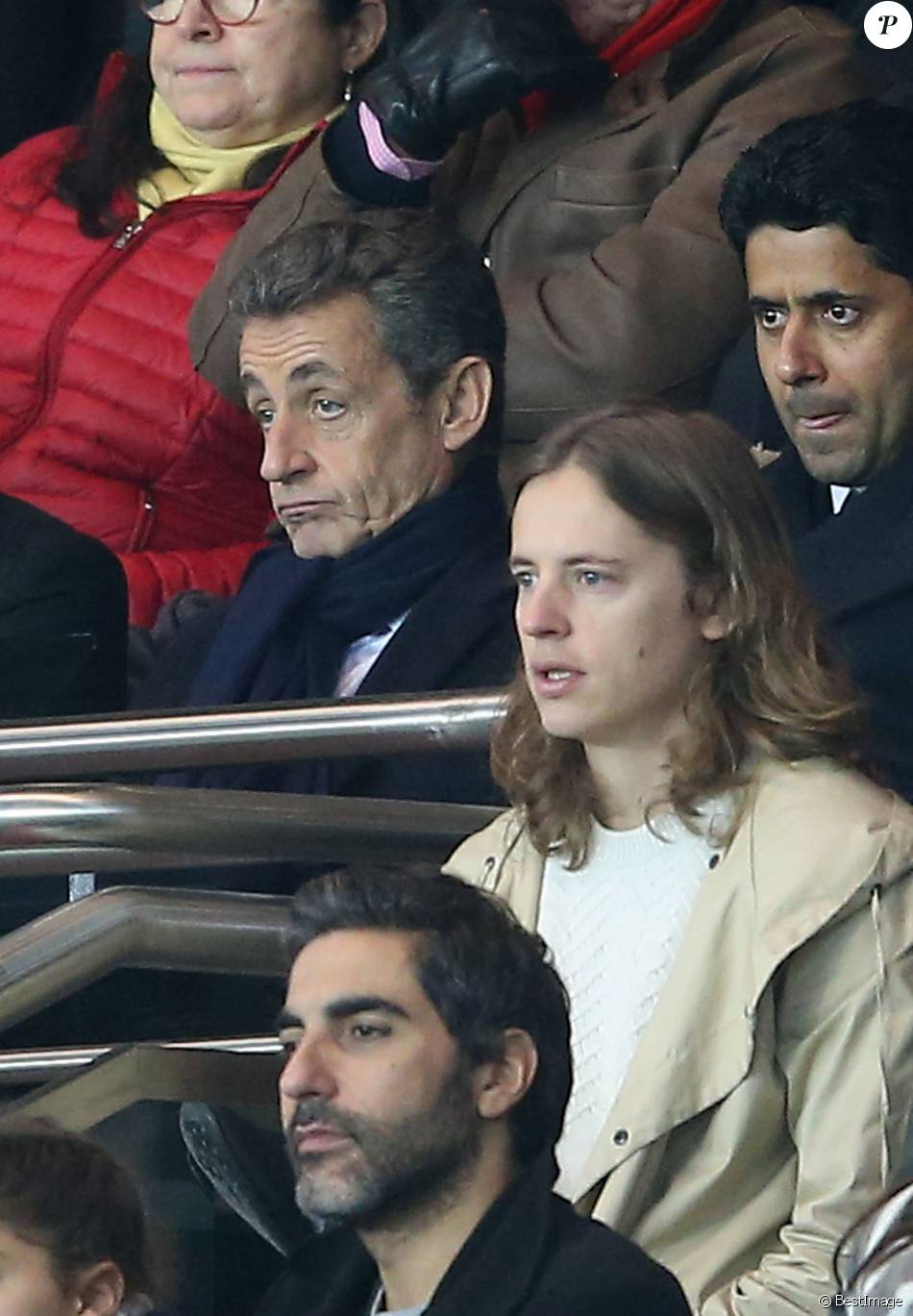 Nicolas Sarkzoy Son Fils Pierre Sarkozy Nasser Al Khelaifi Et Plus Bas Ary Abittan People Au Match De Football Psg Lille Au Parc Des Princes Le 13 Fevrie Purepeople