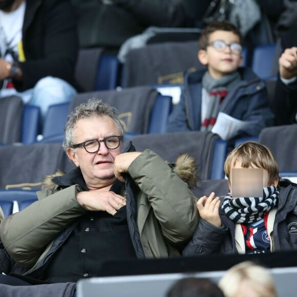 Michel Field et ses fils Armand et Léopold - match de football PSG - Lille au Parc des Princes le 13 février 2016 © Cyril Moreau / Bestimage
