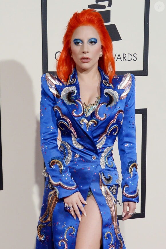 Lady Gaga (qui rend hommage à David Bowie lors de cette soirée) - 58e soirée annuelle des Grammy Awards au Staples Center à Los Angeles, le 15 février 2016.