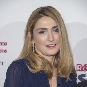 Julie Gayet - Soirée des Révélations César 2016 dans les salons de la maison Chaumet place Vendôme à Paris, le 11 janvier 2016.