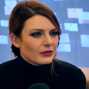 Elodie Frégé révèle quelques anecdotes sur Nouvelle Star - Purepeople