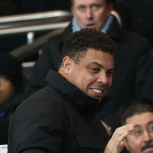 Ronaldo avec sa compagne Celine Locks en huitième de finale de la Ligue des champions au Parc des Princes à Paris le 16 février 2016 © Cyril Moreau