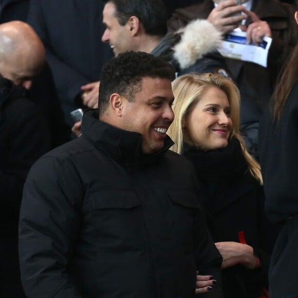 Ronaldo avec sa compagne Celine Locks en huitième de finale de la Ligue des champions au Parc des Princes à Paris le 16 février 2016 © Cyril Moreau