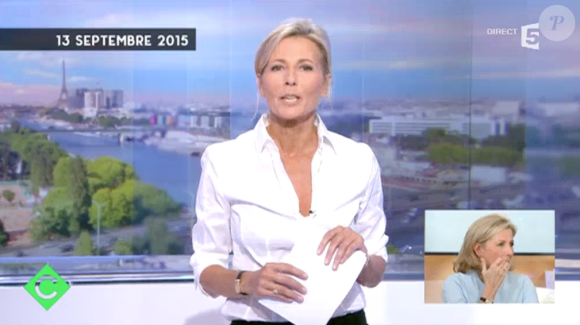 La journaliste Claire Chazal, émue de revoir les images de ses adieux au journal de TF1 - Emission "C à vous", sur France 5, le 18 février 2016.