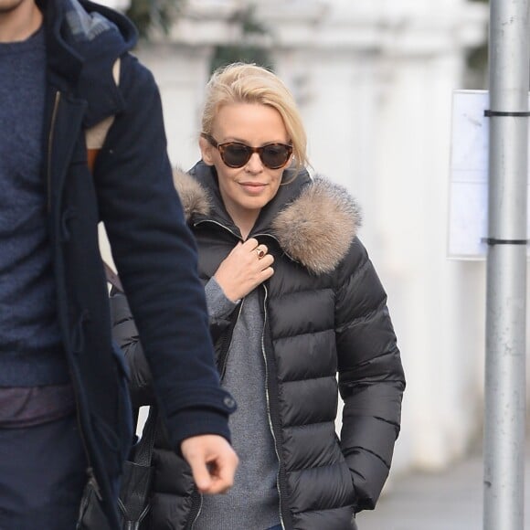 Kylie Minogue dans les rues de Londres, le 18 février 2016