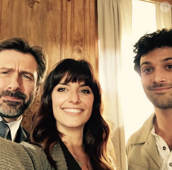 Laetitia Milot prend un selfie en novembre 2015 sur le tournage de La Vengeance aux yeux clairs (TF1).