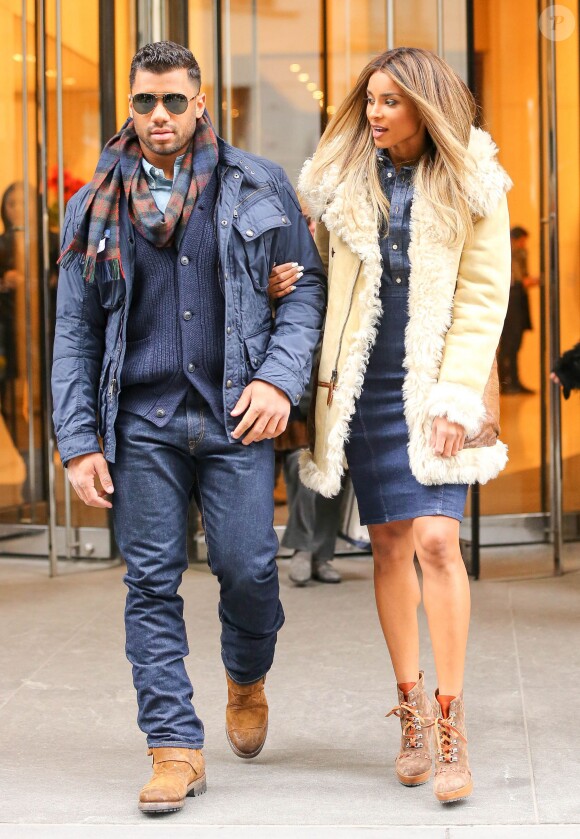 Russell Wilson et sa compagne Ciara a la sortie du défilé Ralph Lauren lors de la Fashion Week de New York le 12 février 2016