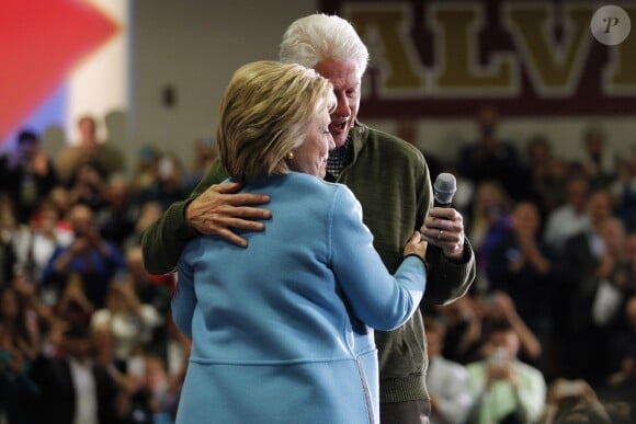 Hillary Clinton et Bill Clinton dans le New Hampshire, le 8 février 2016