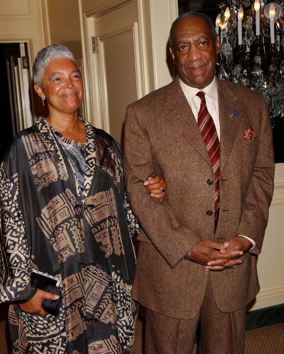 Bill Cosby e t son épouse Camille au Regent Beverly Wilshire Hotel de Beverly Hills, le 20 avril 2004