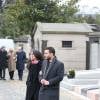Semi-Exclusif - Louis Levy ( fils de Marc Levy) et Pauline Lévêque aux Obsèques de Raymond Levy (père de Marc Levy) au cimetière de Passy à Paris le 15 décembre 2014