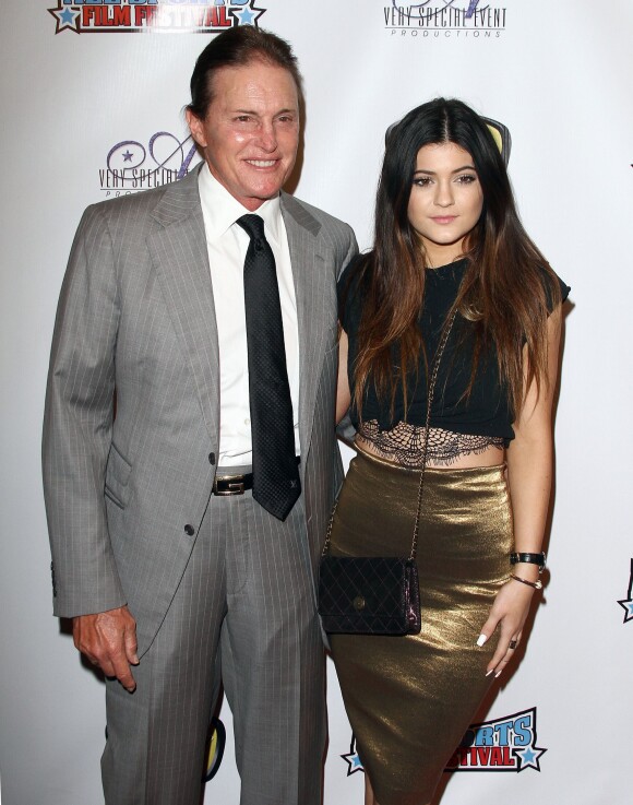 Bruce Jenner et sa fille Kylie lors de la ceremonie de cloture du festival "All Sports Film Festival" au El Portal Theatre a North Hollywood. Le 11 novembre 2013