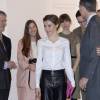La reine Letizia d'Espagne, en pantacourt en cuir Uterque, chemisier Hugo Boss et veste Carolina Herrera, assurait avec le roi Felipe VI l'inauguration de la 35e édition du salon d'art contemporain ARCOmadrid le 25 février 2016.