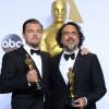 Leonardo DiCaprio (Oscar du meilleur acteur pour le film "The Revenant") et Alejandro Gonzalez Inarritu (Oscar du meilleur réalisateur pour le film "The Revenant") - Press Room de la 88ème cérémonie des Oscars à Hollywood, le 28 février 2016.28/02/2016 - Los Angeles