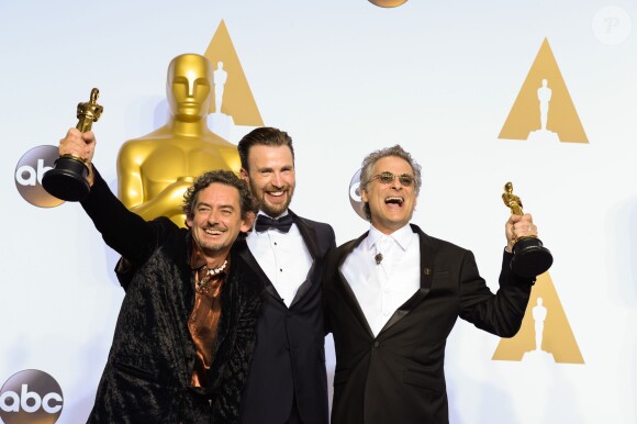 Chris Evans, Mark Mangini et David White (Oscar du meilleur montage de son pour le film "Mad Max: Fury Road") - Press Room de la 88ème cérémonie des Oscars à Hollywood, le 28 février 2016.28/02/2016 - Los Angeles