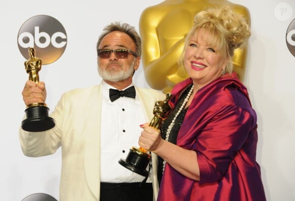 Colin Gibson et Lisa Thompson (Oscar des meilleurs décors pour le film "Mad Max: Fury Road") - Press Room de la 88ème cérémonie des Oscars à Hollywood, le 28 février 2016.28/02/2016 - Hollywood