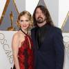 Dave Grohl et sa femme Jordyn Blum - 88e cérémonie des Oscars au Dolby Theatre à Hollywood. Le 28 février 2016