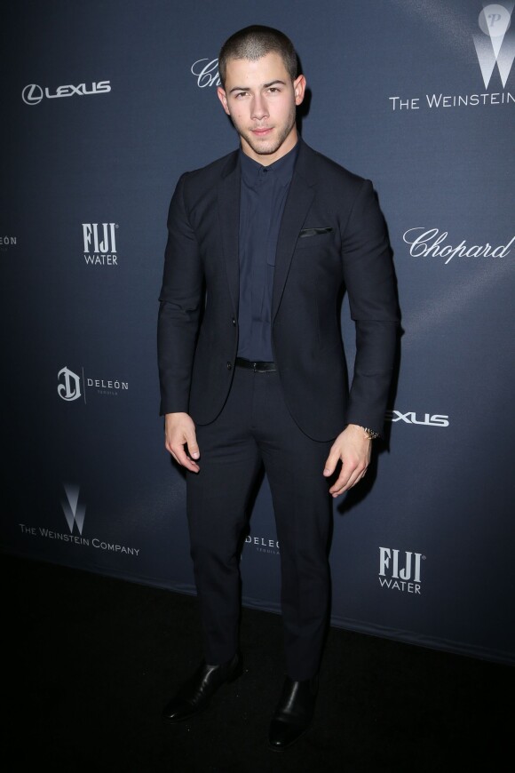 Nick Jonas assiste au dîner pré-Oscars organisé par The Weinstein Company à l'hôtel Montage Beverly Hills. Los Angeles, le 27 février 2016.