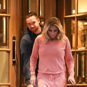 Katie Price et son mari Kieran Hayler à la sortie du Ritz à Londres, le 2 février 2016