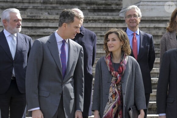 La reine Letizia d'Espagne et le roi Felipe VI d'Espagne inauguraient le 4 mars 2016 l'exposition "Miguel de Cervantes : de la vie au mythe" à la Bibliothèque nationale d'Espagne à Madrid.