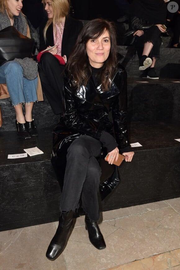 Emmanuelle Alt (Vogue Paris) - Défilé Isabel Marant (collection automne-hiver 2016-2017) au Jardin du Palais Royal. Paris, le 4 mars 2016.