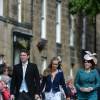 Jack Brooksbank et sa compagne la princesse Eugenie d'York(à droite) avec Cressida Bonas (petite amie du prince Harry, au centre) au mariage de Thomas van Straubenzee et Lady Melissa Percy à Northumbria en Angleterre, le 21 juin 2013