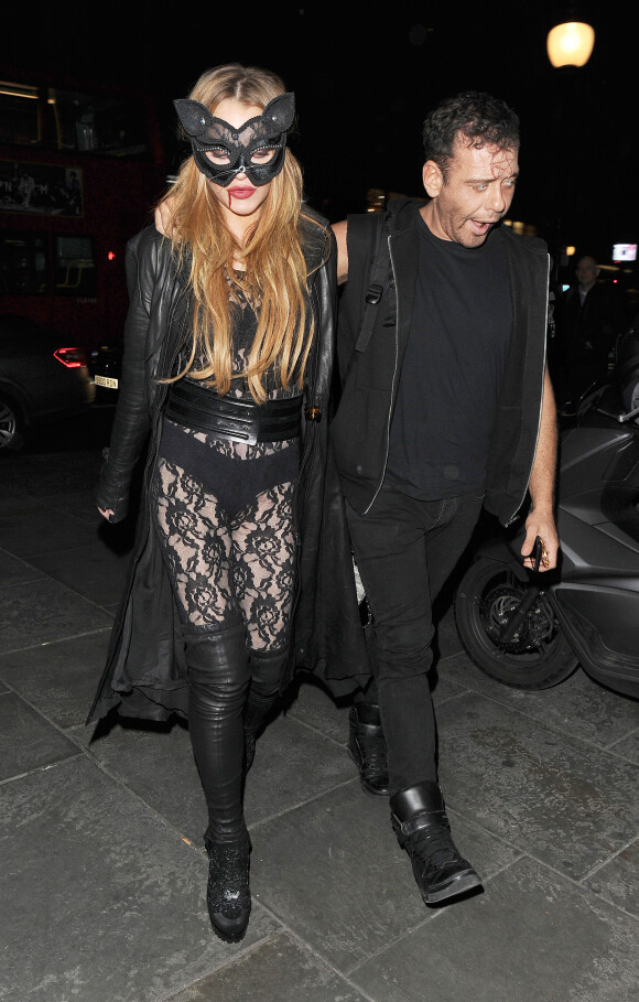 Lindsay Lohan et Mert Alas à une soirée déguisée pour Halloween à Londres, le 28 octobre 2015.