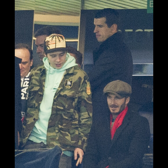 David Beckham et son fils Brooklyn - People au match des 1/8 de finale de la Ligue Champions entre Chelsea et le PSG à Londres le 9 mars 2016. Le PSG à battu Chelsea sur le score de 2-1 et se qualifie pour les quarts de finale de la Ligue des Champions. © Pierre Perusseau/Bestimage