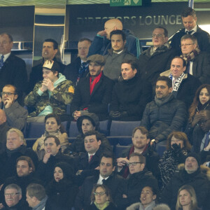 David Beckham et son fils Brooklyn - People au match des 1/8 de finale de la Ligue Champions entre Chelsea et le PSG à Londres le 9 mars 2016. Le PSG à battu Chelsea sur le score de 2-1 et se qualifie pour les quarts de finale de la Ligue des Champions. © Pierre Perusseau/Bestimage