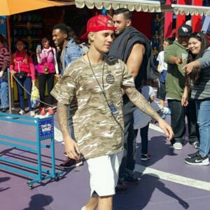 Exclusif - Justin Bieber passe la journée chez Universal Studio le 18 février 2016.