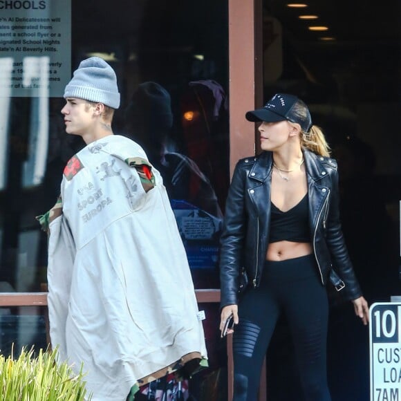 Exclusif - Justin Bieber et Hailey Baldwin à la sortie du restaurant Nate 'n Al à Beverly Hills le 11 janvier 2016.