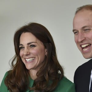 Kate Middleton et le prince William, duchesse et duc de Cambridge, étaient le 10 mars 2016 à l'hôpital St Thomas à Londres pour évoquer la prévention du suicide et l'importance de la sensibilisation sur la santé mentale.