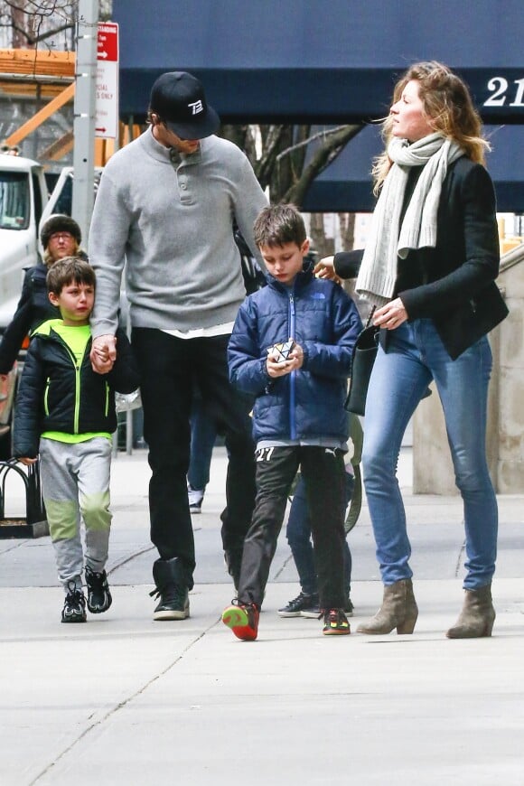 Exclusif: Tom Brady et Gisele Bündchen et leurs enfants, le 06/03/2016 - New York