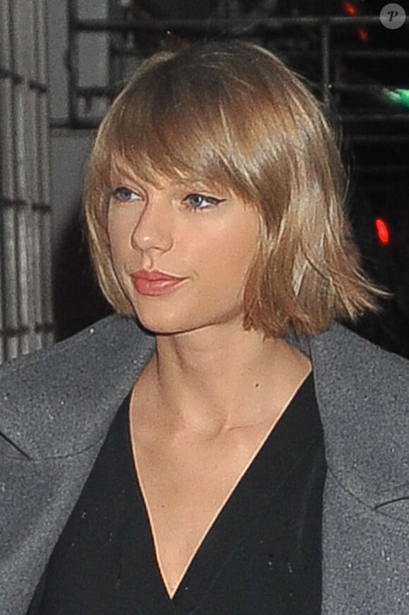 Taylor Swift va dîner dans un restaurant à New York le 21 février 2016.